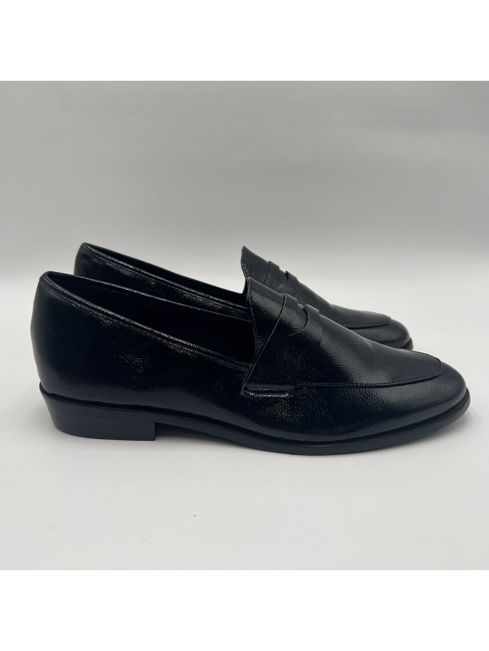 Women’s Saks Fifth Avenue maire Black Patent Loafers Size 11